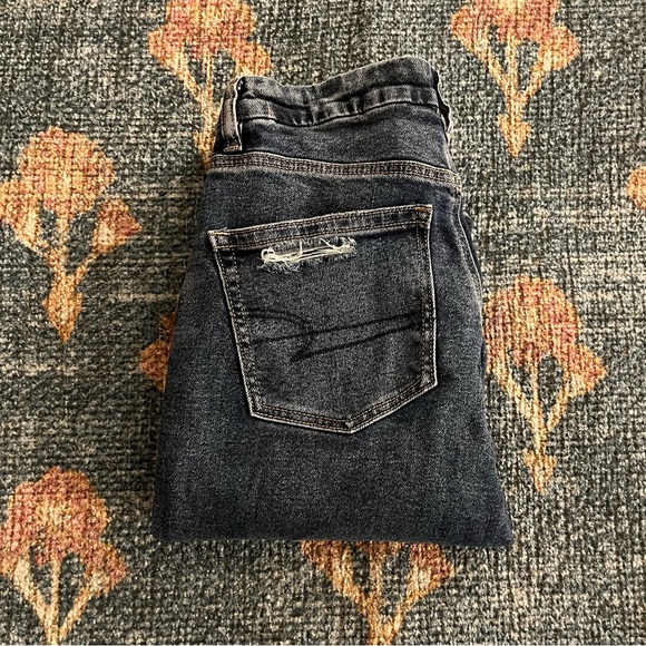 American Eagle Curvy Straight Jean - Picture 3 of 10